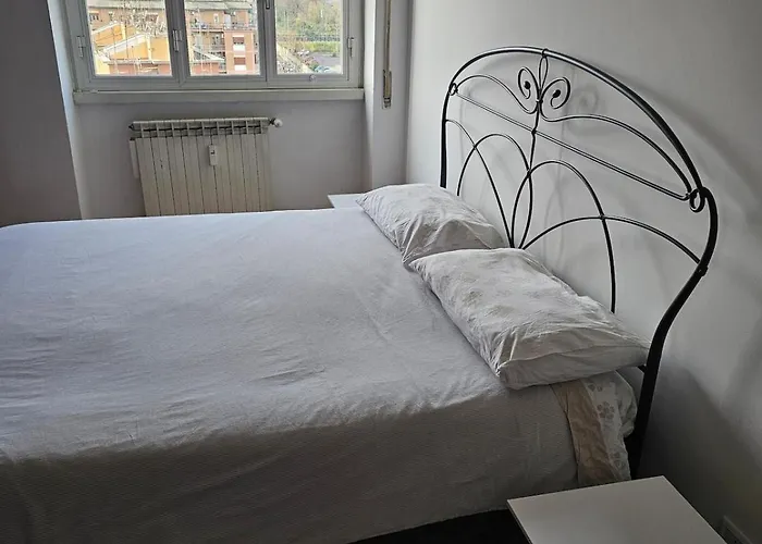 25 Apartment *