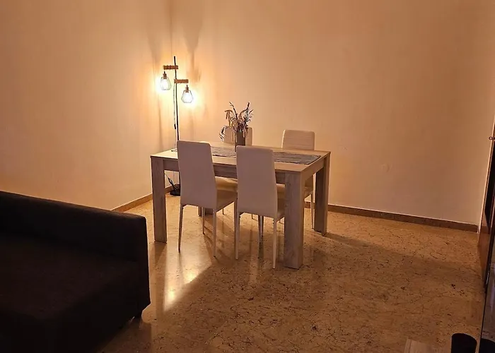25 Apartment *